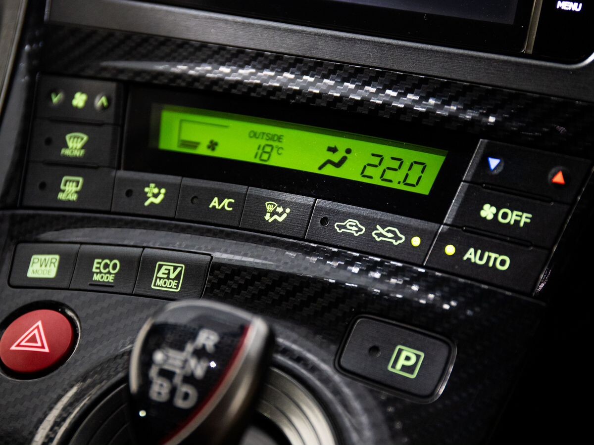 Toyota Prius 2013 - фото автомобиля