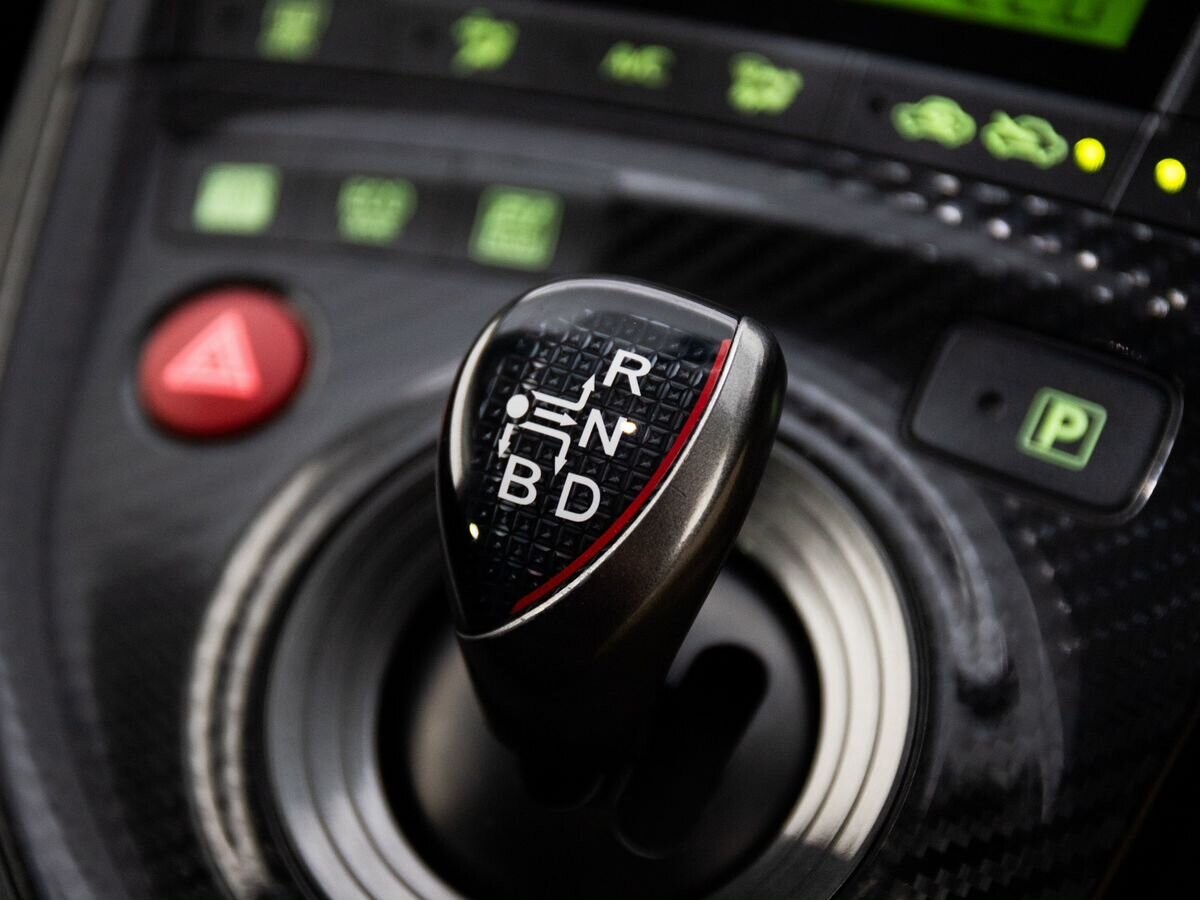 Toyota Prius 2013 - фото автомобиля