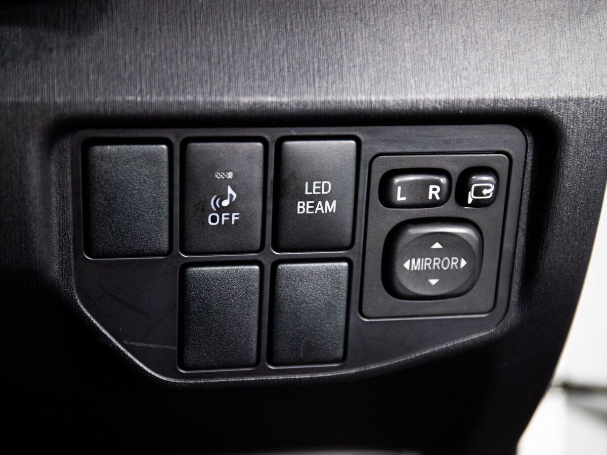 Toyota Prius 2013 - фото автомобиля