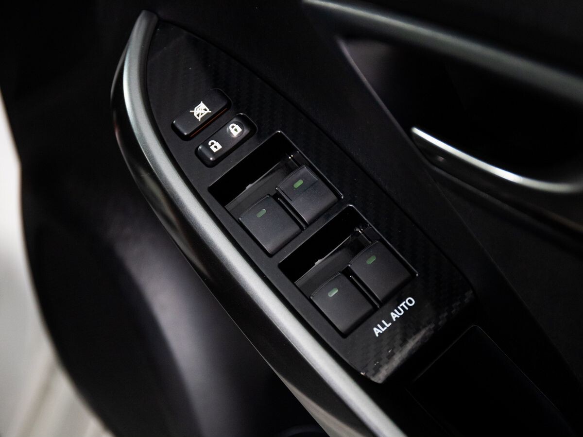 Toyota Prius 2013 - фото автомобиля