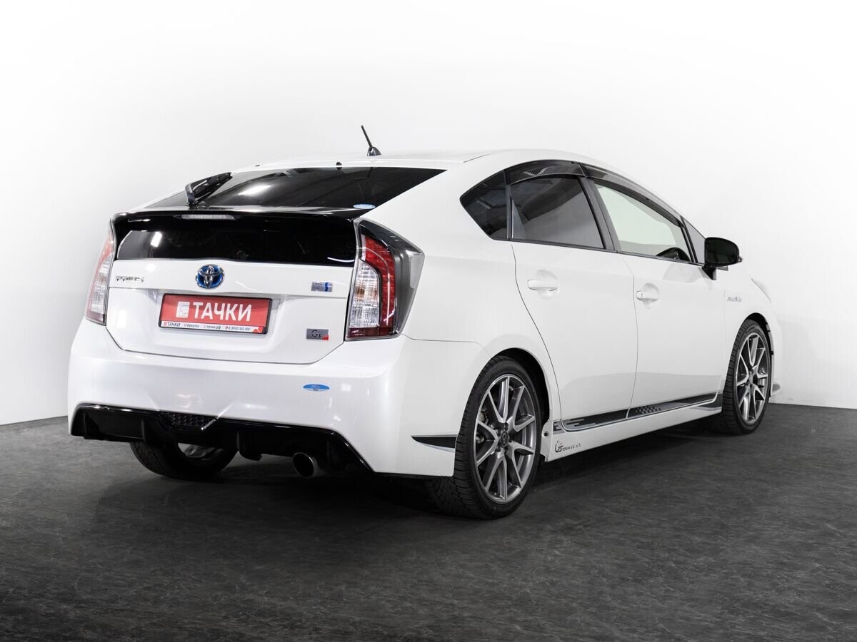 Toyota Prius 2013 - фото автомобиля