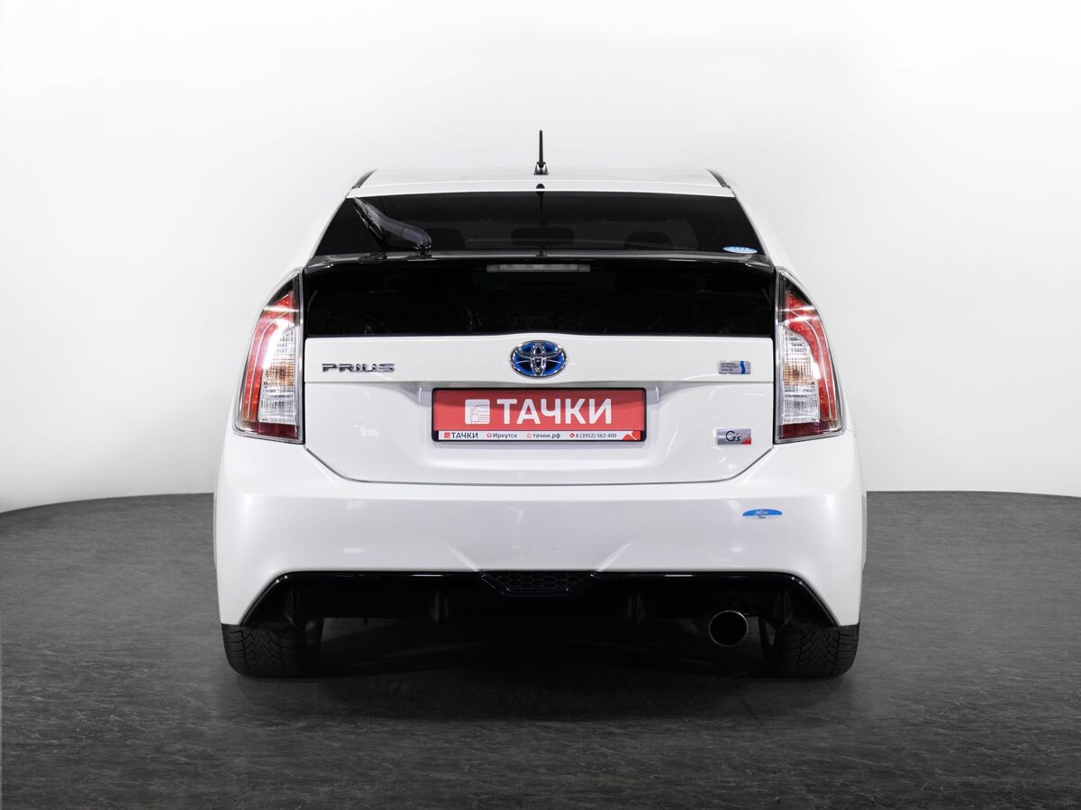 Toyota Prius 2013 - фото автомобиля