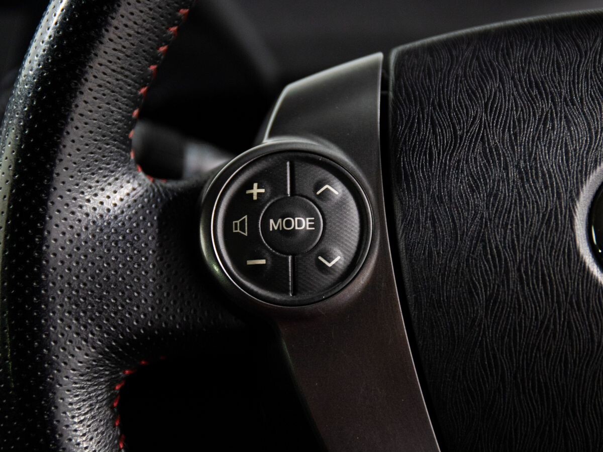 Toyota Prius 2013 - фото автомобиля