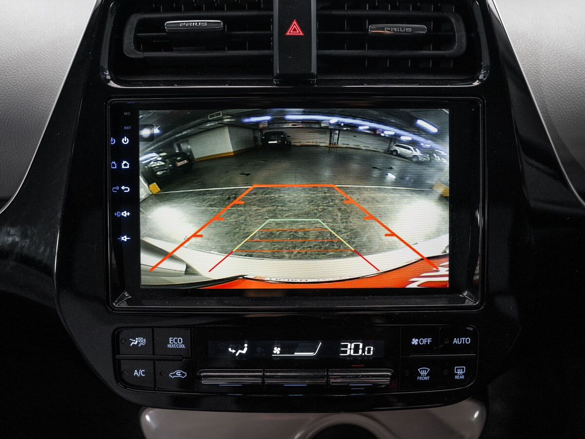 Toyota Prius 2017 - фото автомобиля