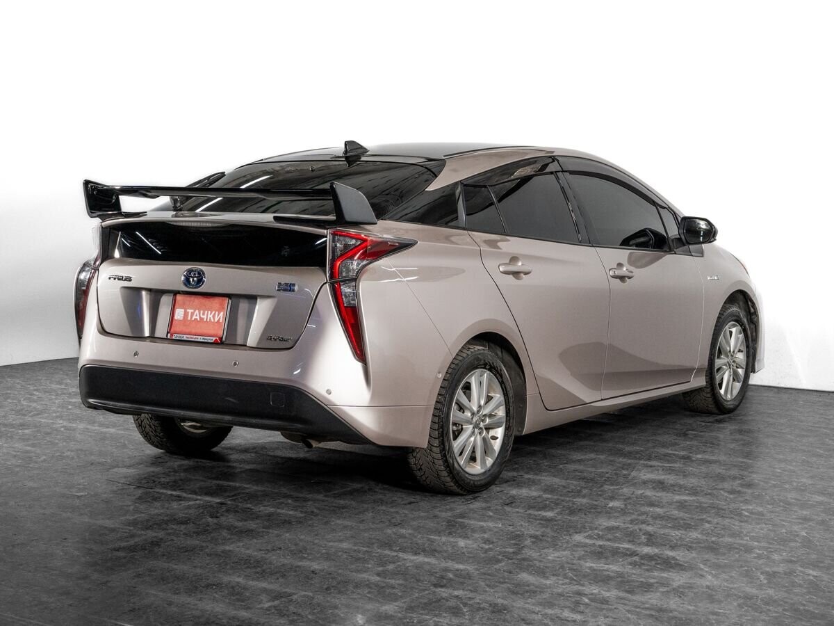 Toyota Prius 2017 - фото автомобиля