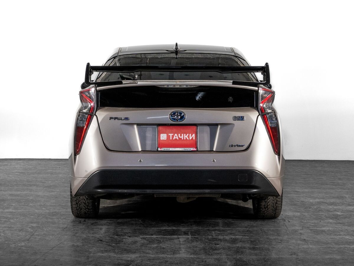 Toyota Prius 2017 - фото автомобиля