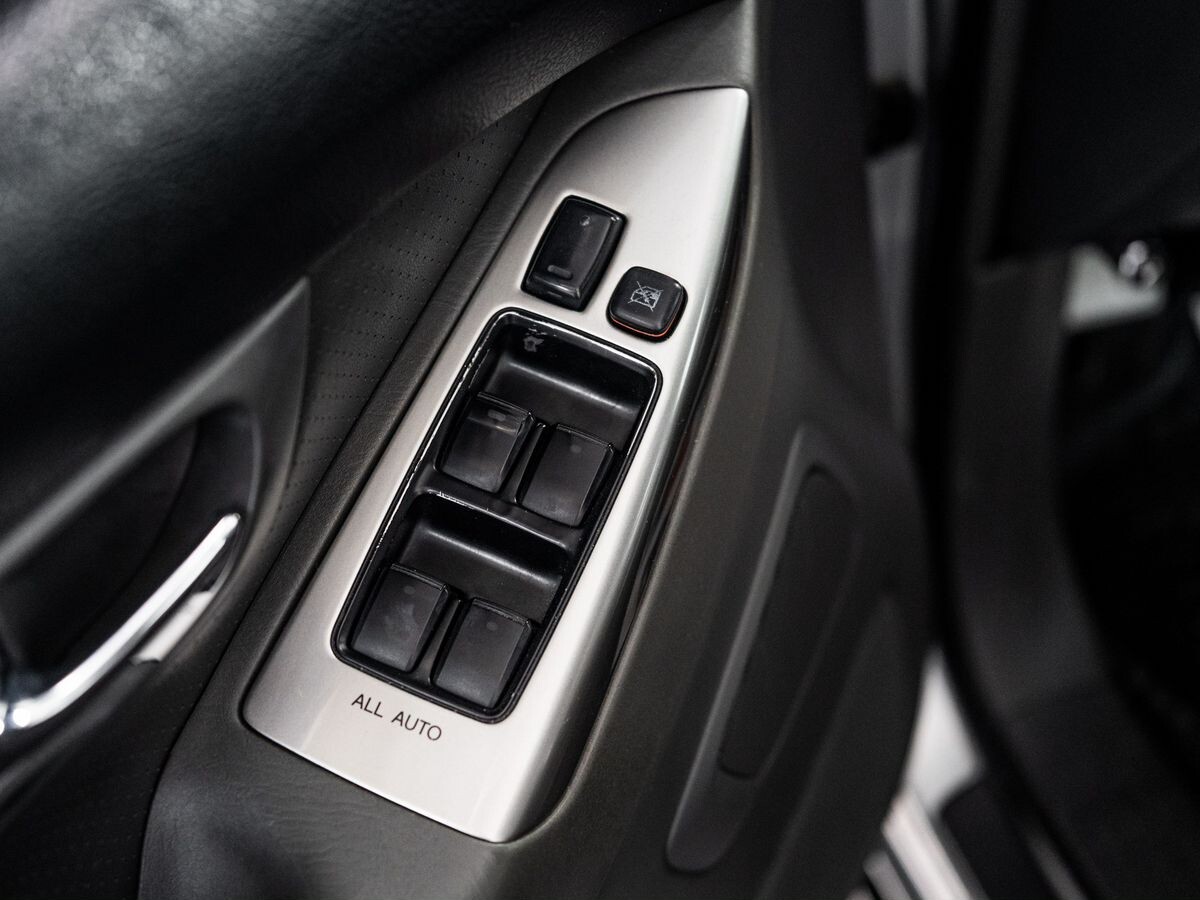 Toyota Land Cruiser Prado 2004 - фото автомобиля