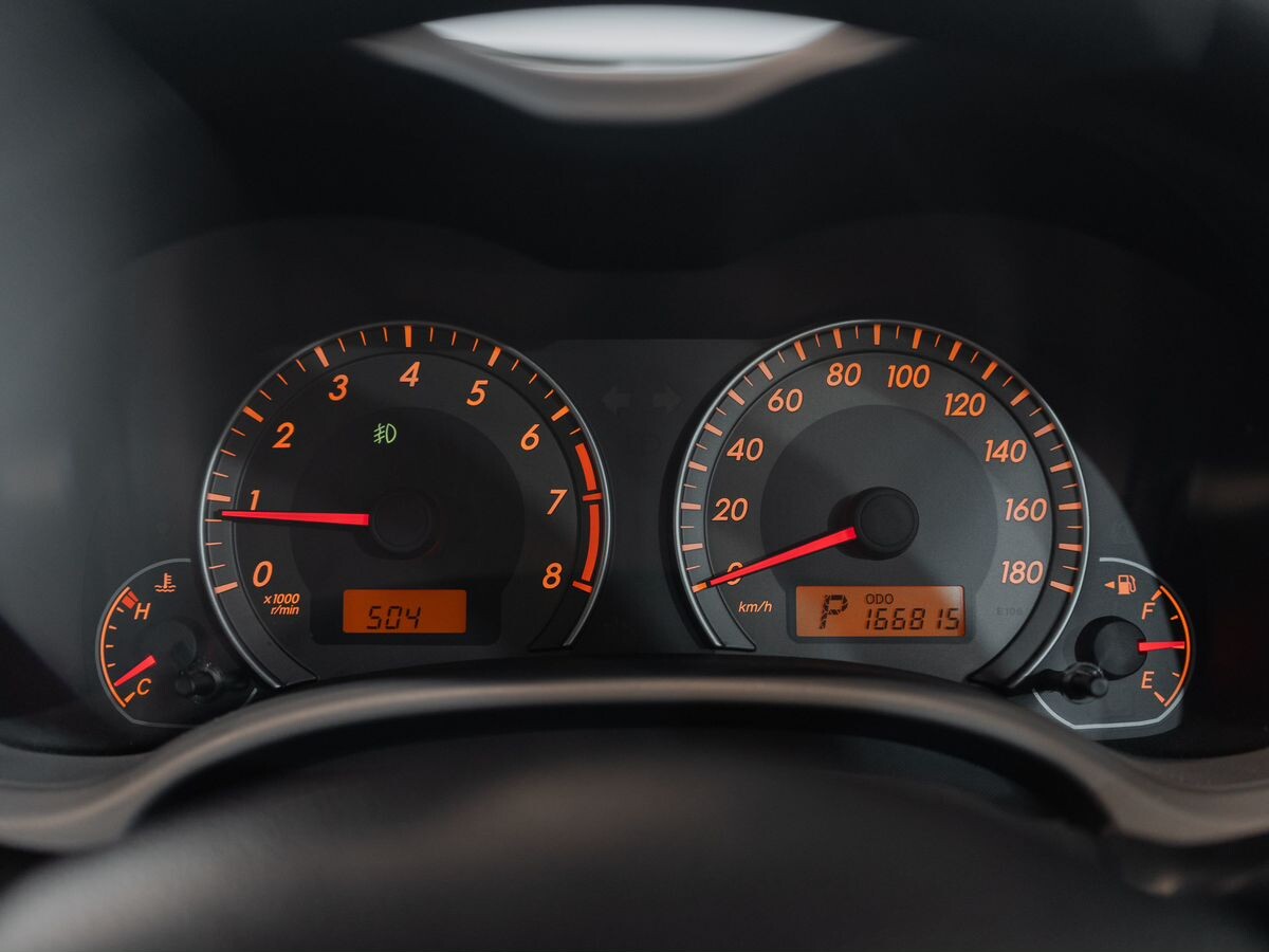 Toyota Corolla 2010 - фото автомобиля