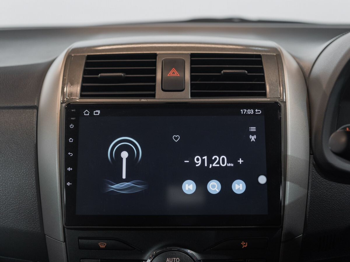 Toyota Corolla 2010 - фото автомобиля