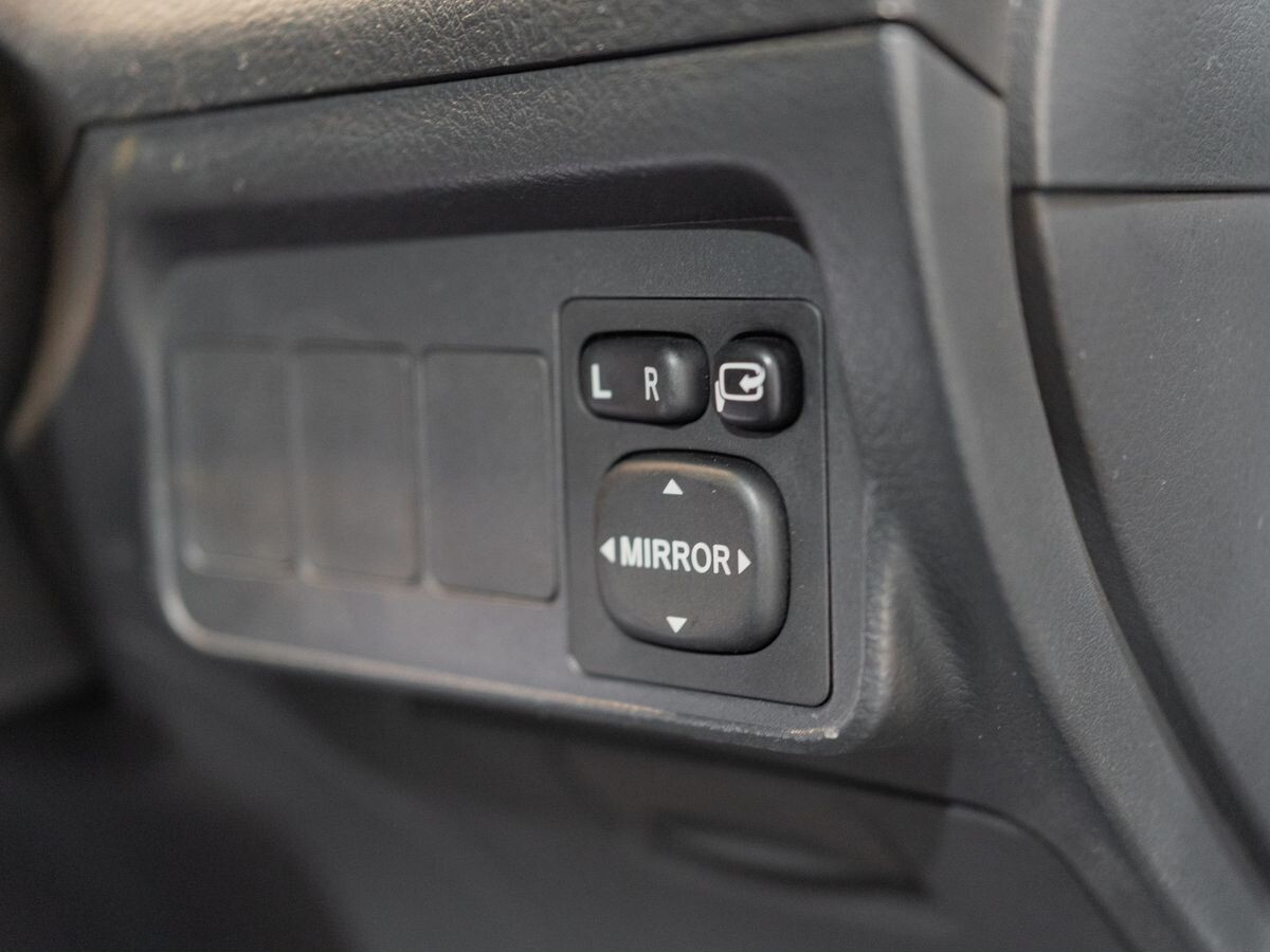 Toyota Corolla 2010 - фото автомобиля