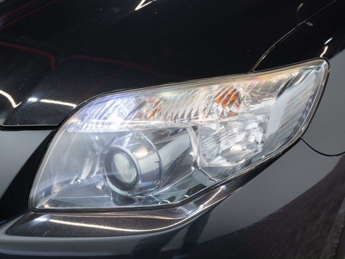 Toyota Corolla 2010 - фото автомобиля