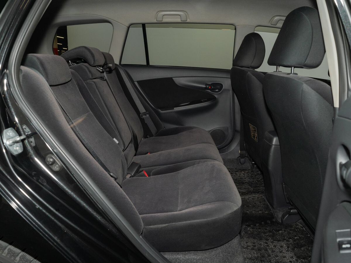 Toyota Corolla 2010 - фото автомобиля