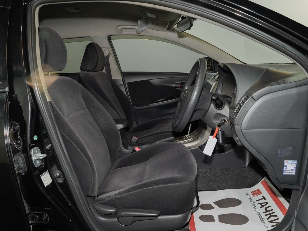 Toyota Corolla 2010 - фото автомобиля