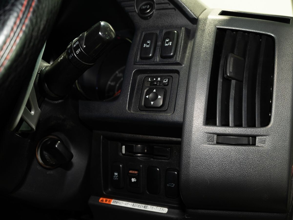 Mitsubishi Delica D:5 2010 - фото автомобиля