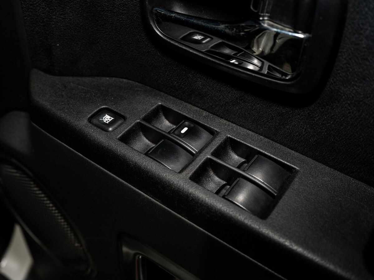 Mitsubishi Delica D:5 2010 - фото автомобиля