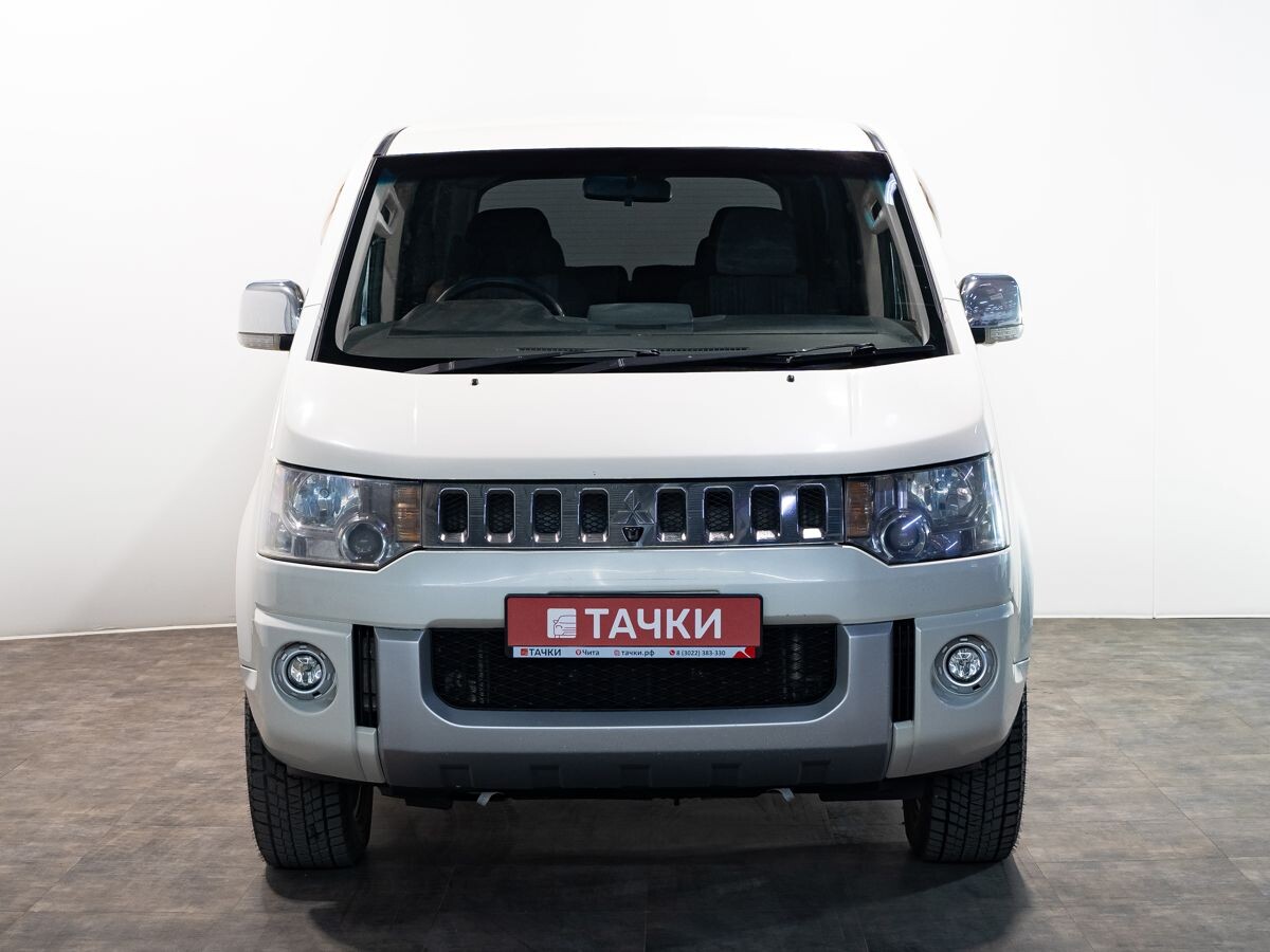 Mitsubishi Delica D:5 2010 - фото автомобиля