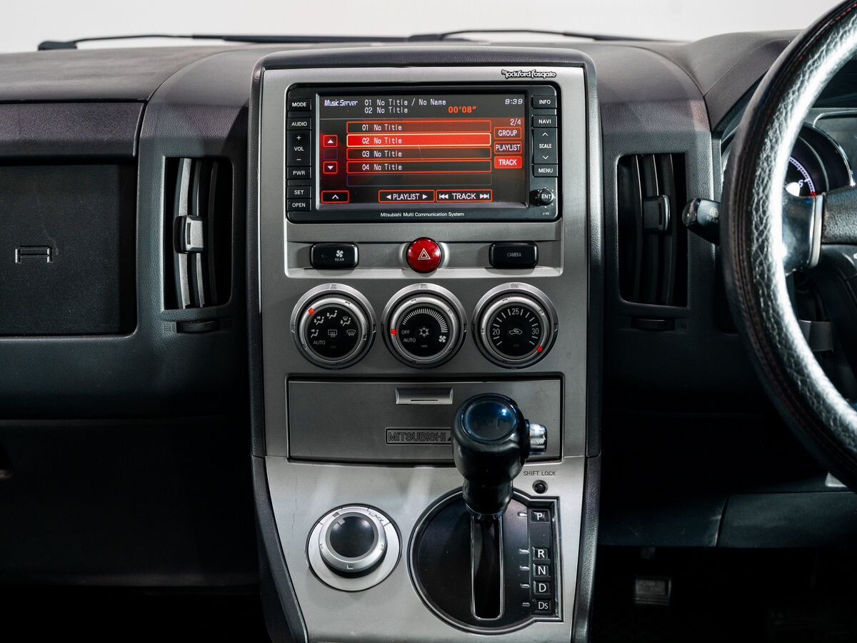 Mitsubishi Delica D:5 2010 - фото автомобиля