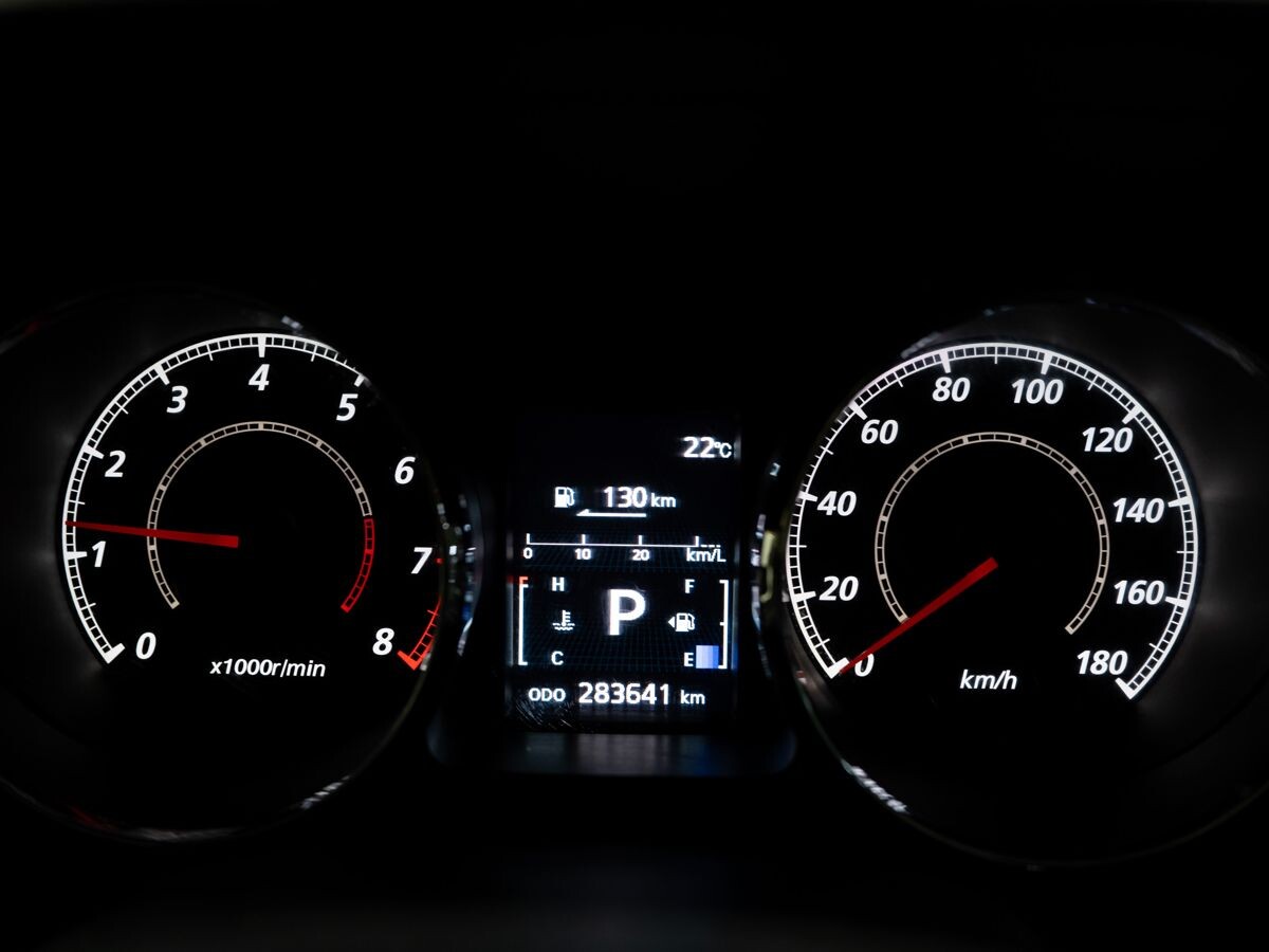 Mitsubishi Delica D:5 2010 - фото автомобиля