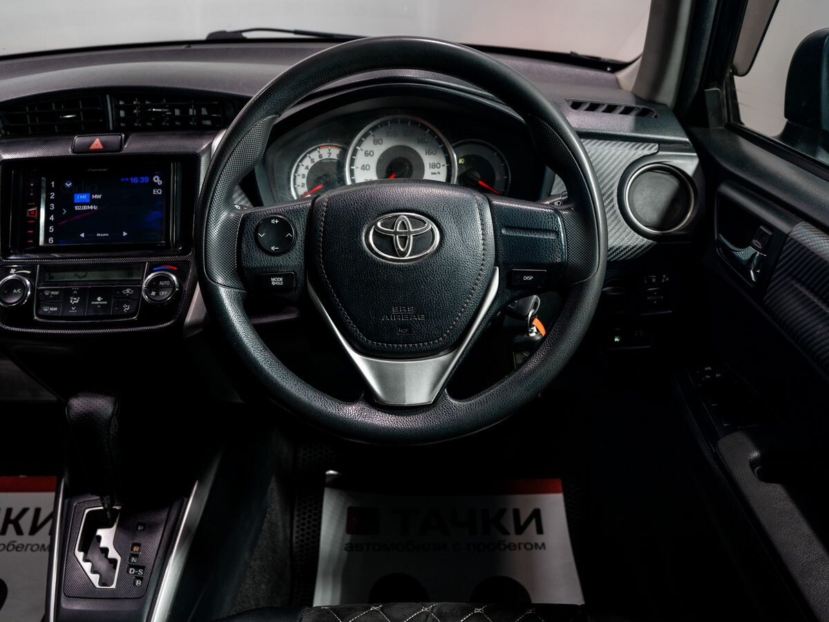 Toyota Corolla 2013 - фото автомобиля