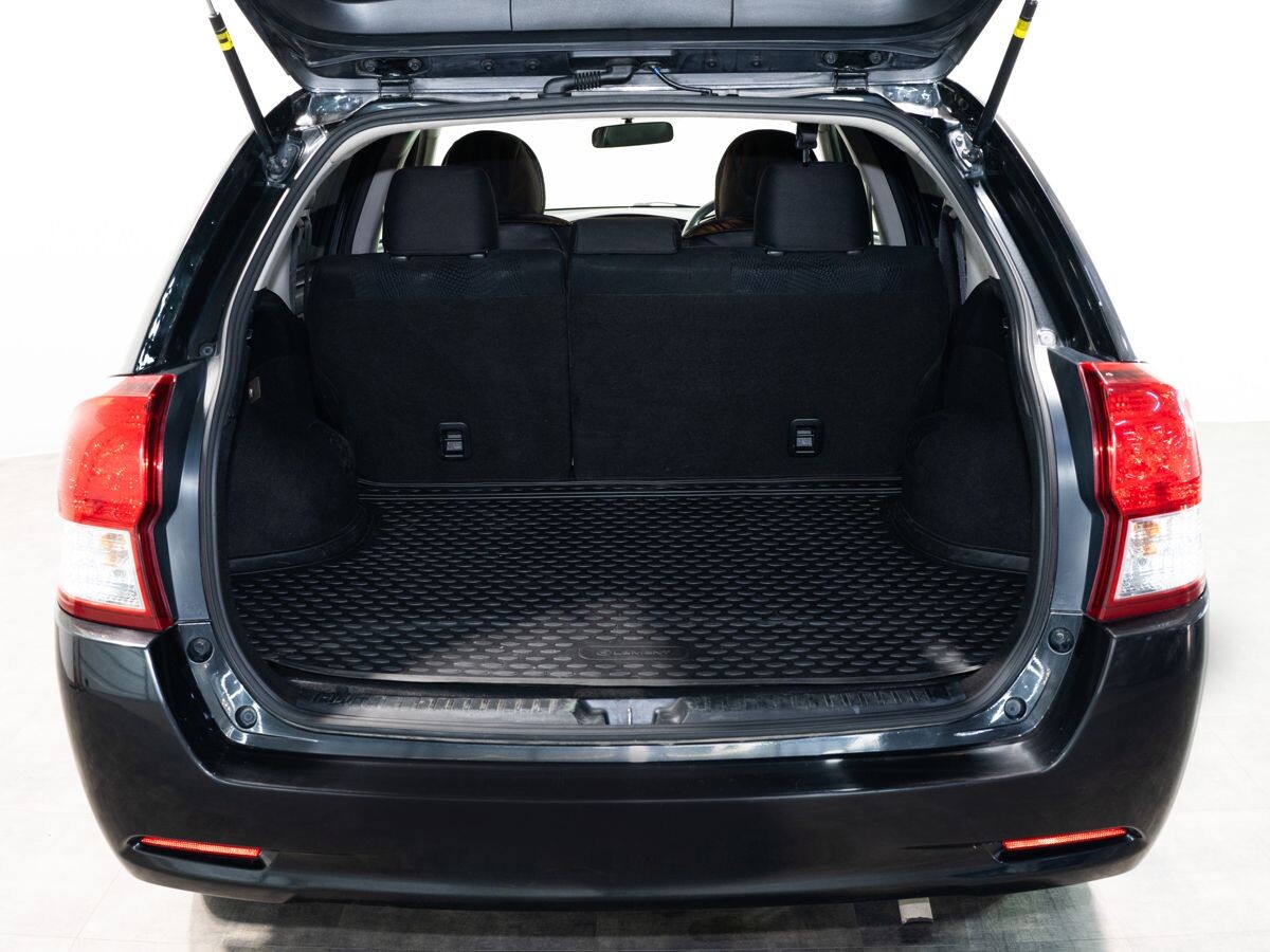 Toyota Corolla 2013 - фото автомобиля