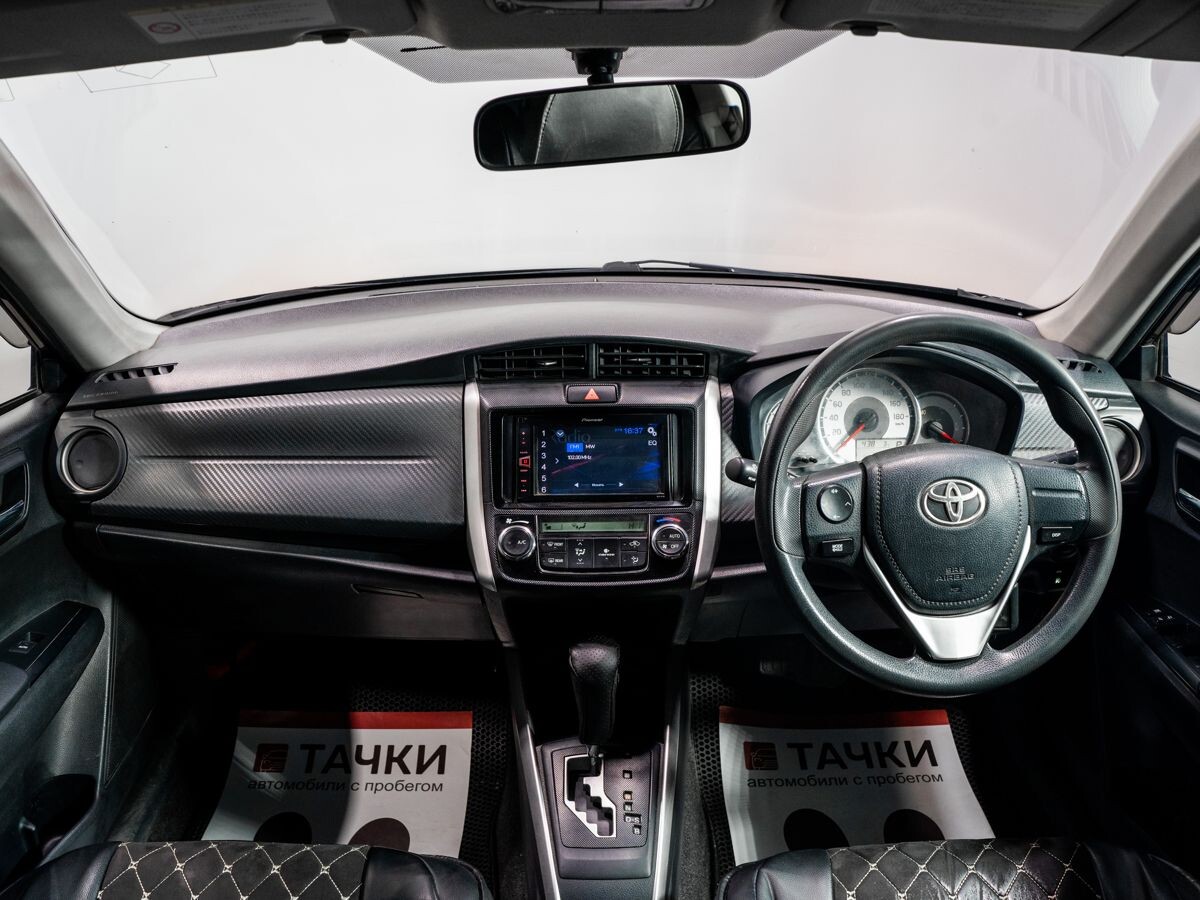 Toyota Corolla 2013 - фото автомобиля