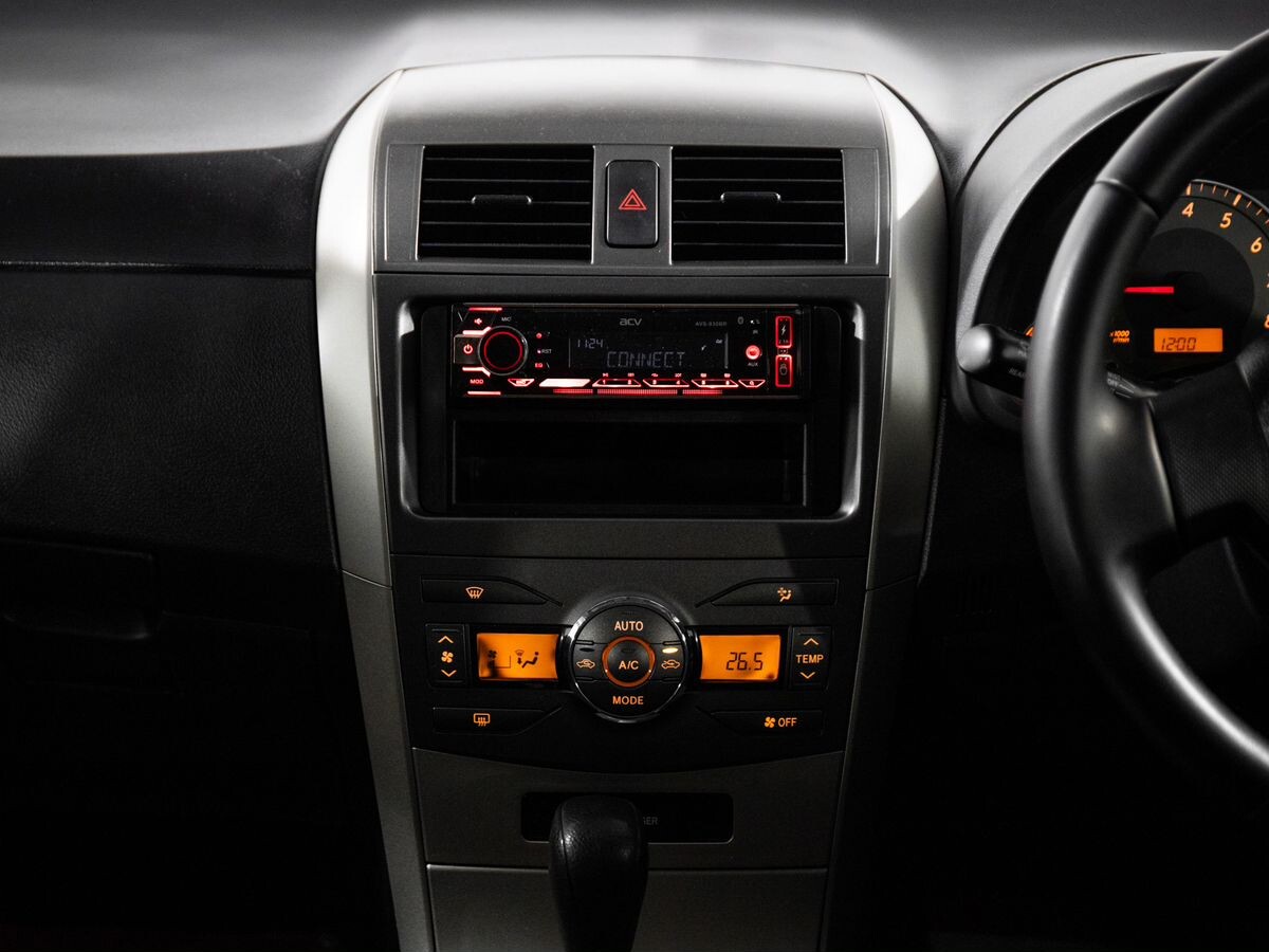 Toyota Corolla 2010 - фото автомобиля