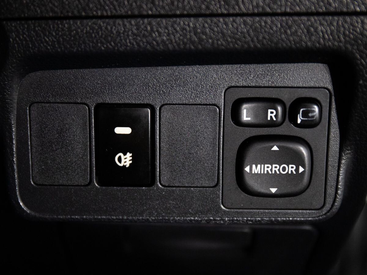 Toyota Corolla 2010 - фото автомобиля