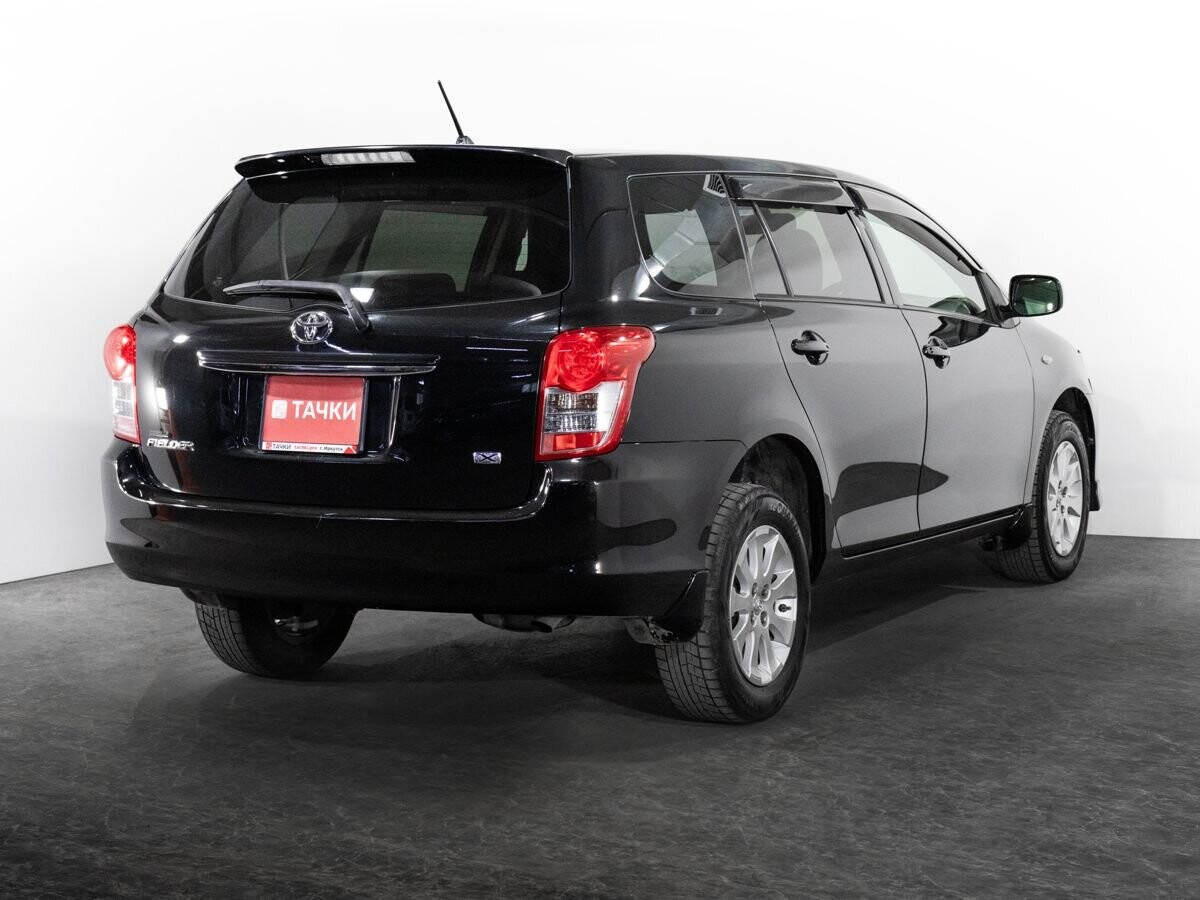 Toyota Corolla 2010 - фото автомобиля