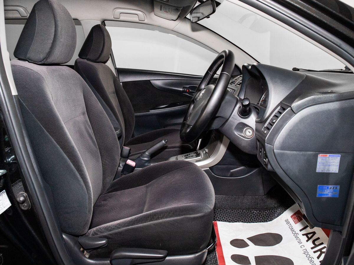 Toyota Corolla 2010 - фото автомобиля