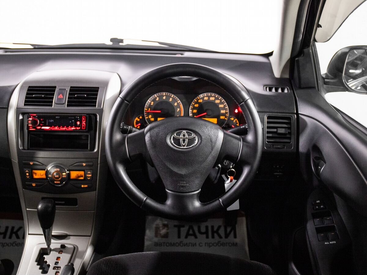 Toyota Corolla 2010 - фото автомобиля