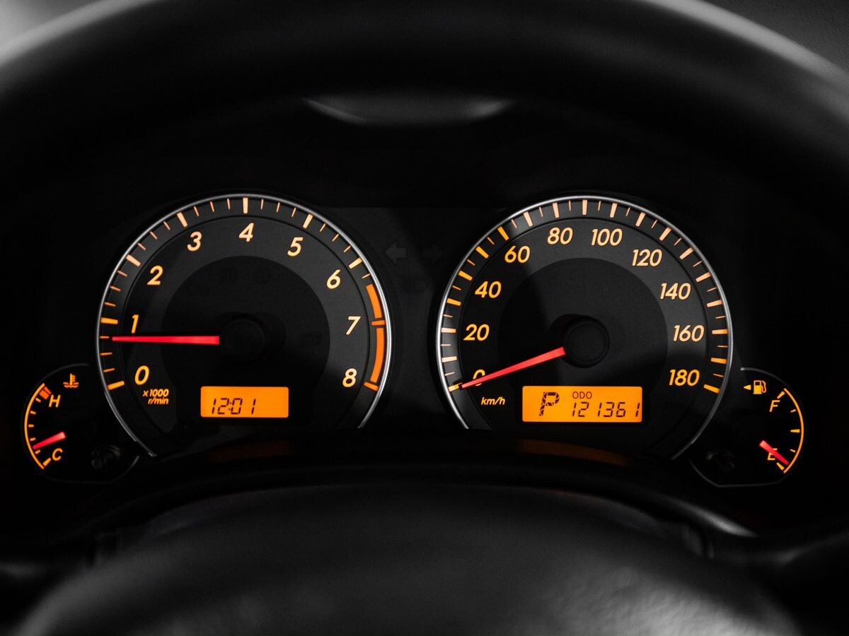 Toyota Corolla 2010 - фото автомобиля