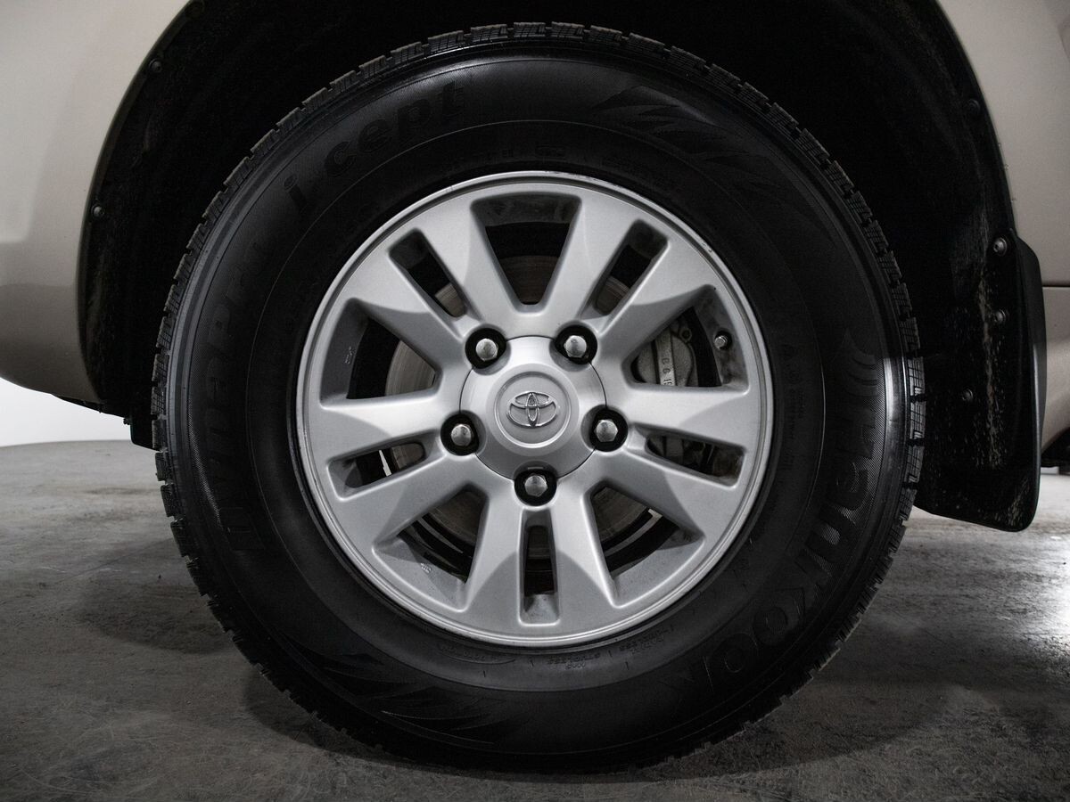 Toyota Land Cruiser 2008 - фото автомобиля
