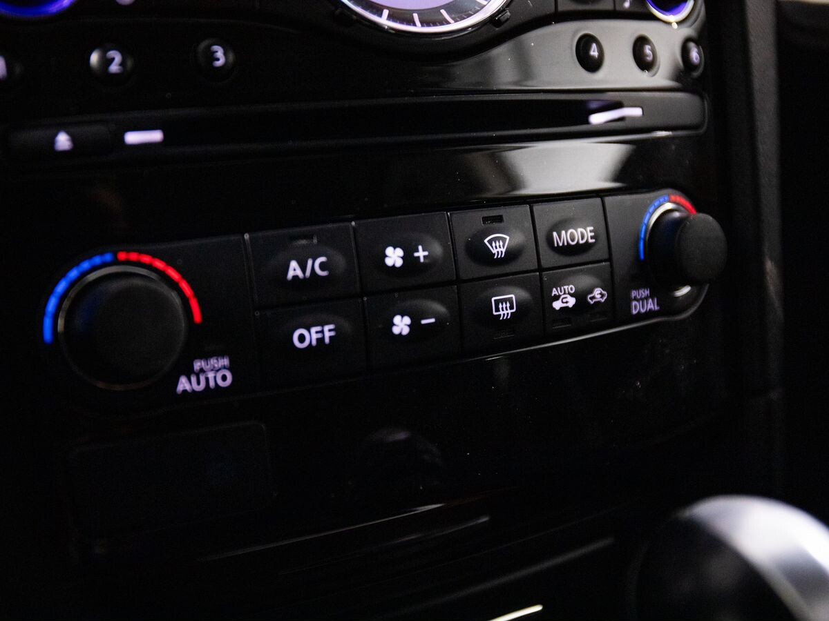 Infiniti QX70 2014 - фото автомобиля