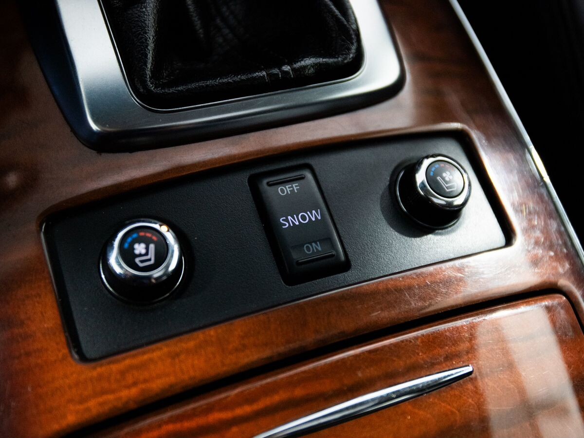 Infiniti QX70 2014 - фото автомобиля