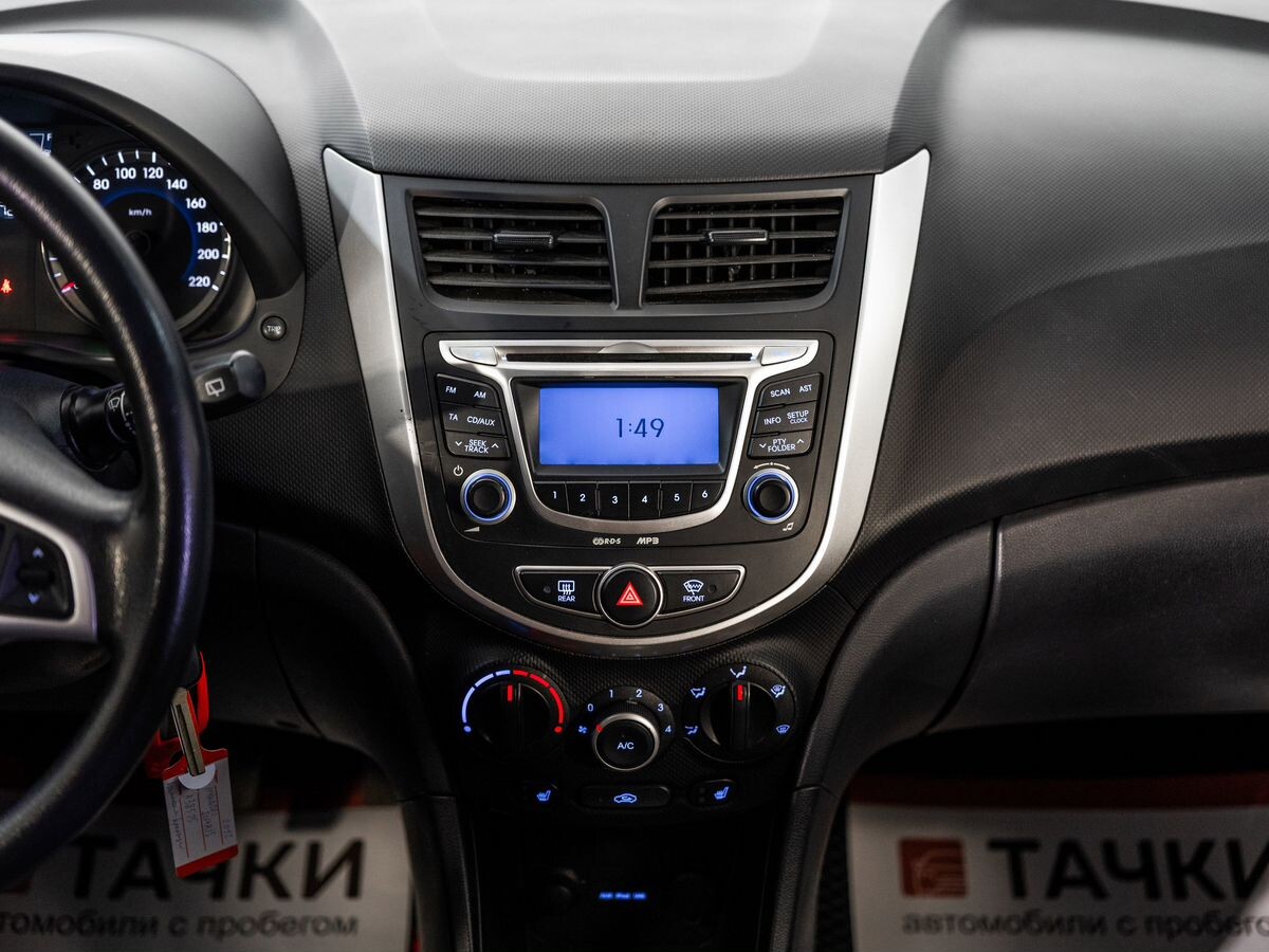 Hyundai Solaris 2012 - фото автомобиля