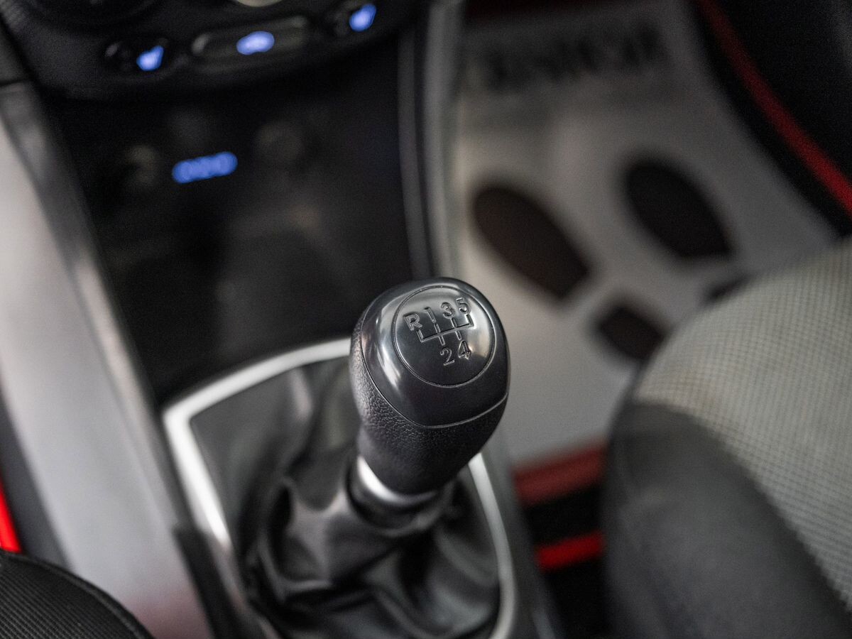 Hyundai Solaris 2012 - фото автомобиля