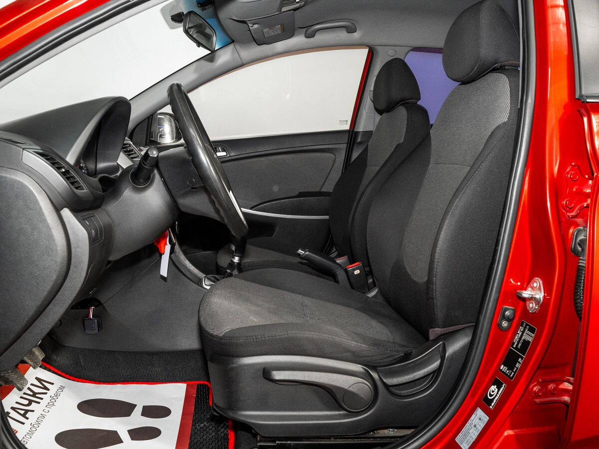 Hyundai Solaris 2012 - фото автомобиля