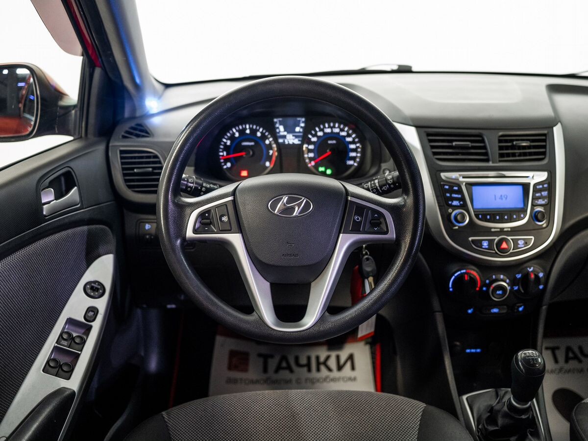 Hyundai Solaris 2012 - фото автомобиля