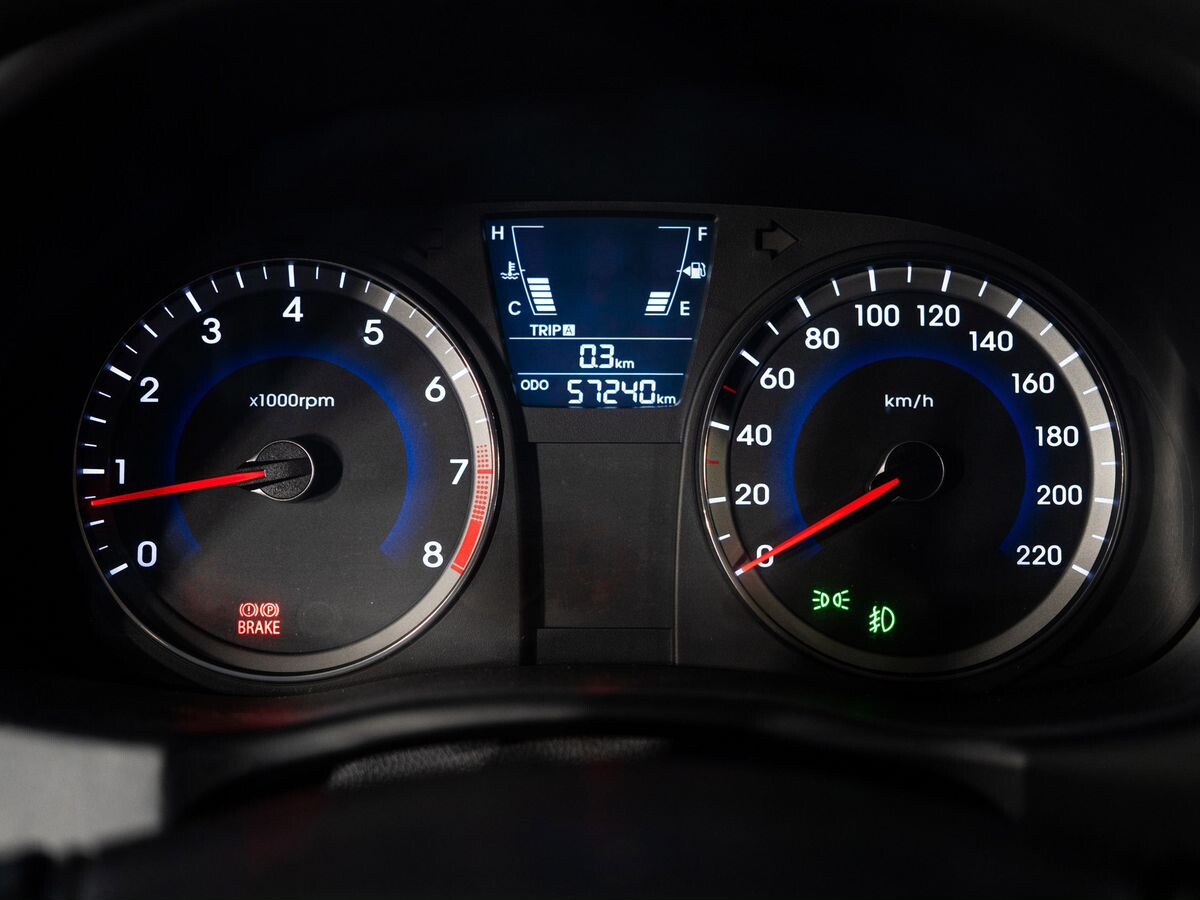 Hyundai Solaris 2012 - фото автомобиля