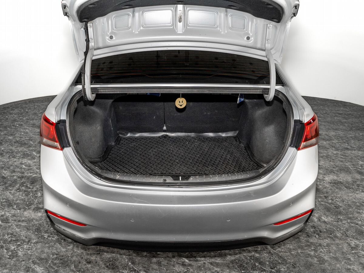 Hyundai Solaris 2017 - фото автомобиля