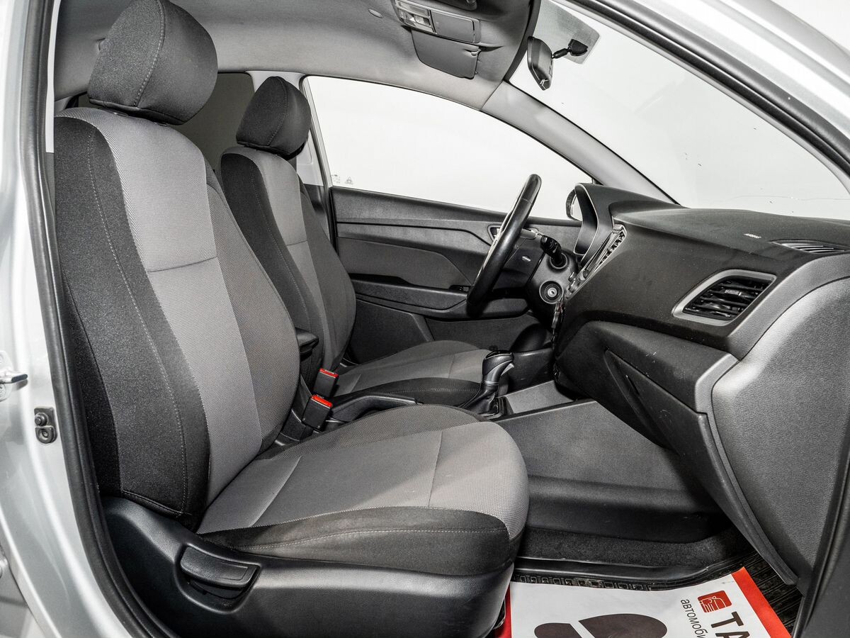 Hyundai Solaris 2017 - фото автомобиля