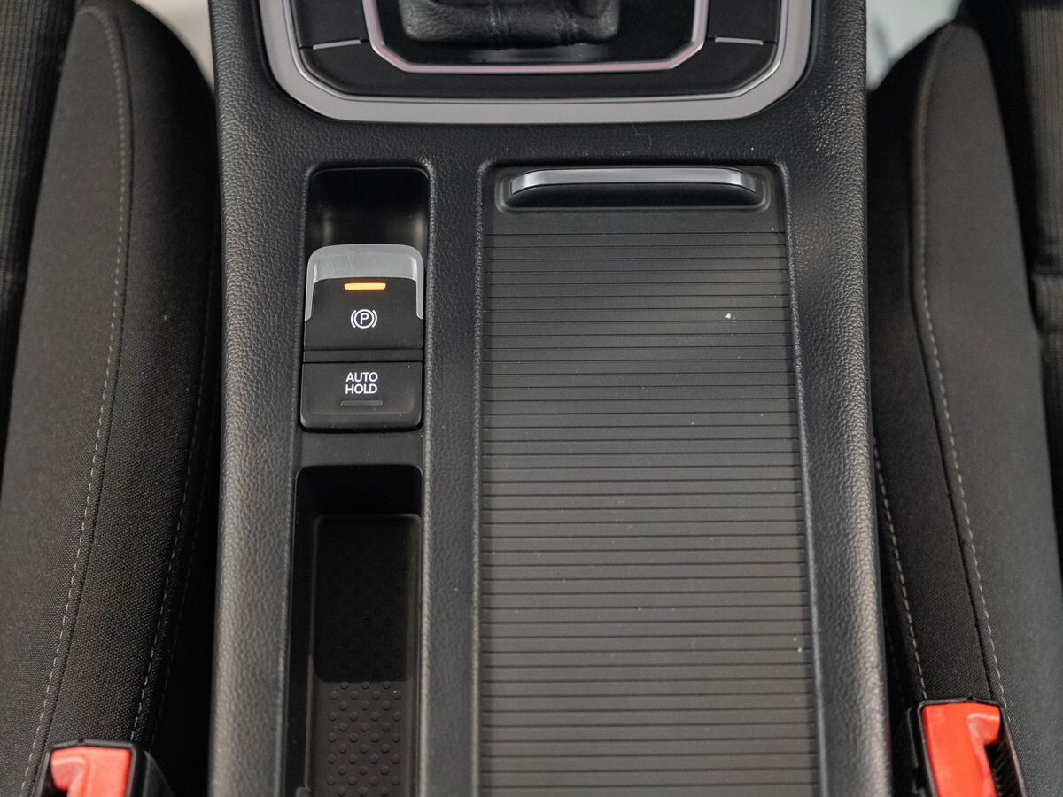 Volkswagen Passat 2015 - фото автомобиля