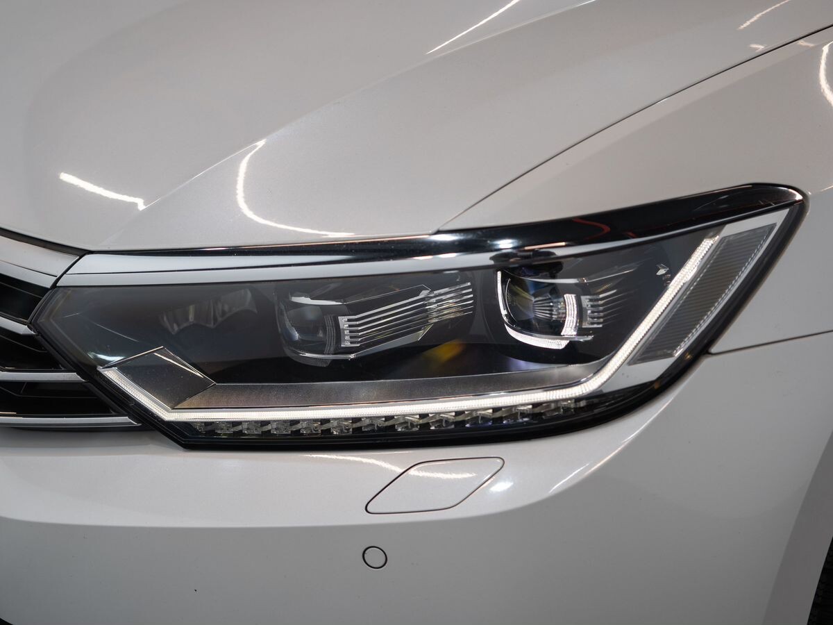 Volkswagen Passat 2015 - фото автомобиля