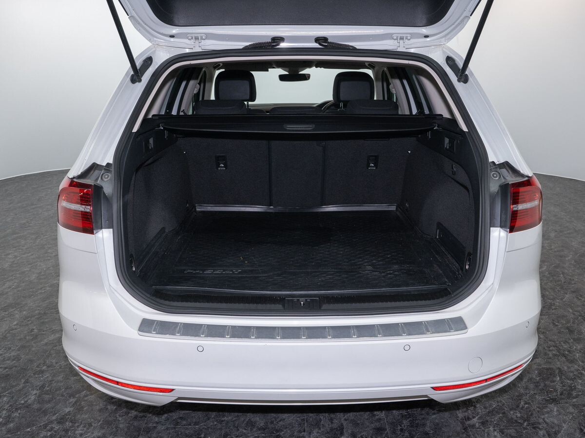 Volkswagen Passat 2015 - фото автомобиля