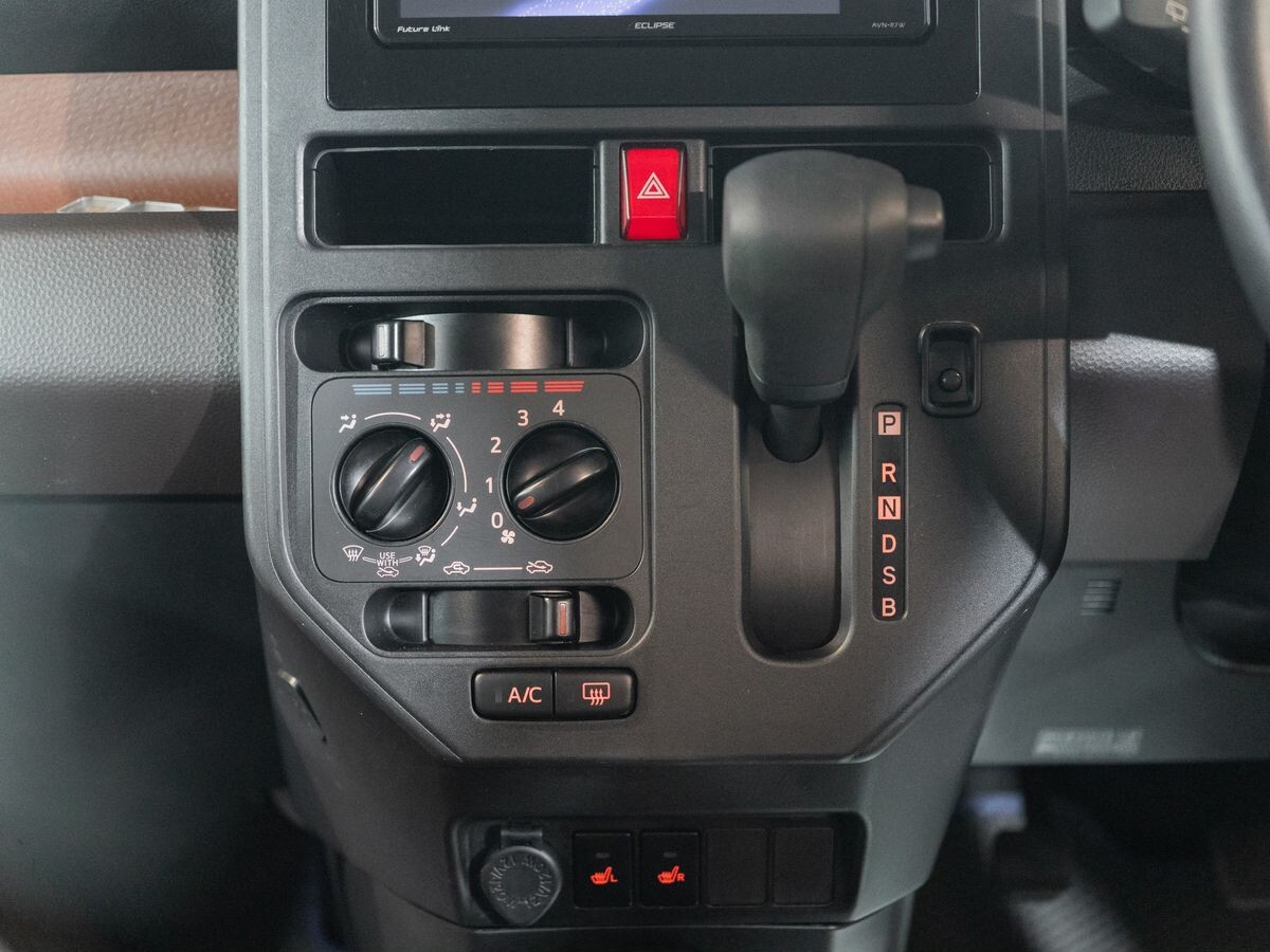 Toyota Roomy 2017 - фото автомобиля