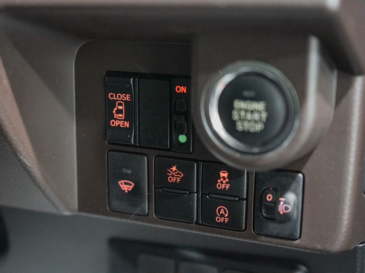 Toyota Roomy 2017 - фото автомобиля