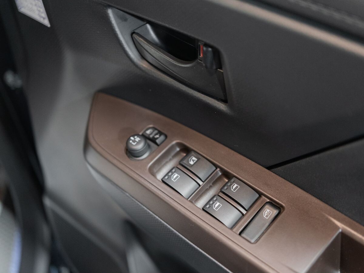 Toyota Roomy 2017 - фото автомобиля