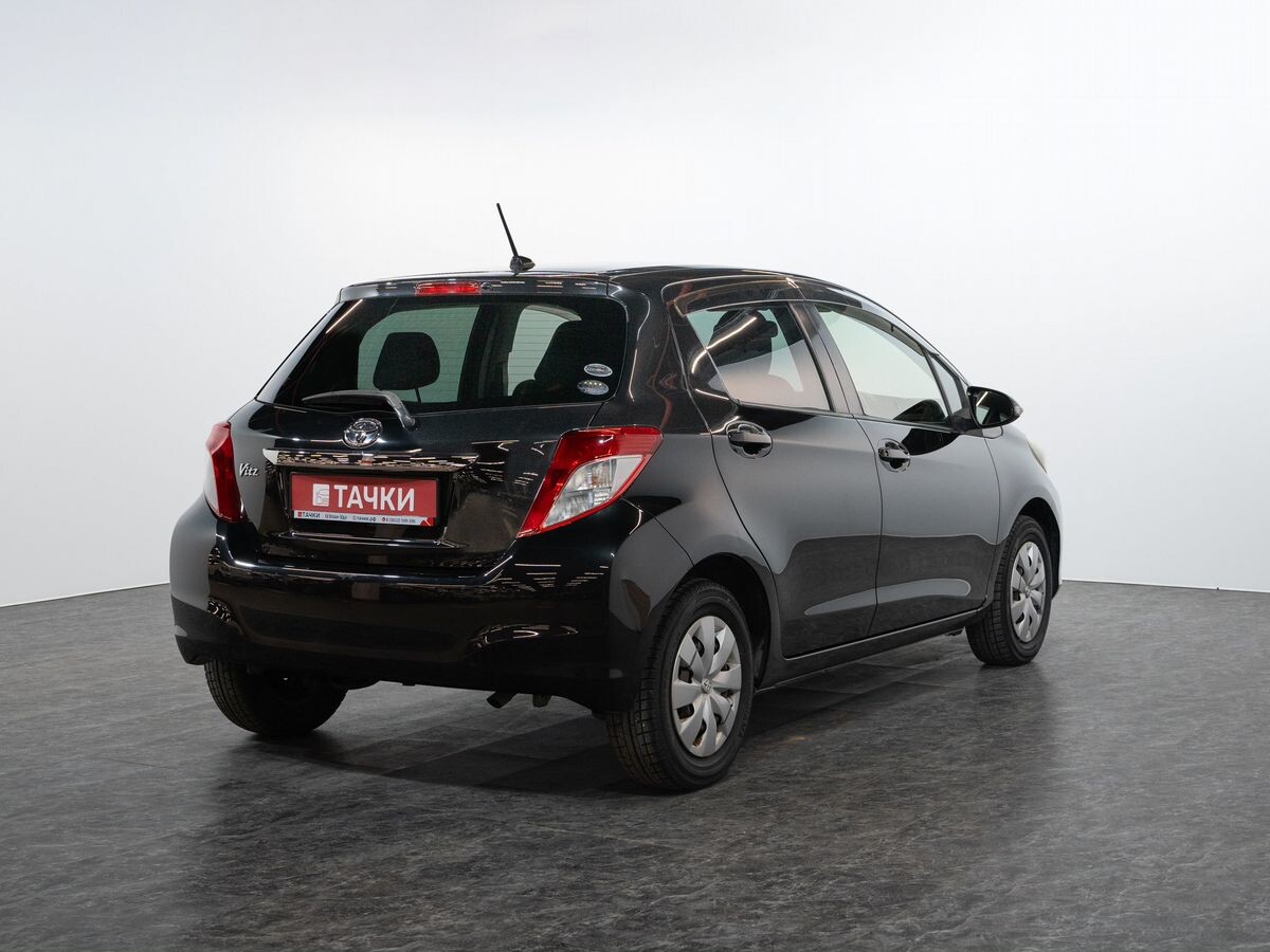 Toyota Vitz 2011 - фото автомобиля