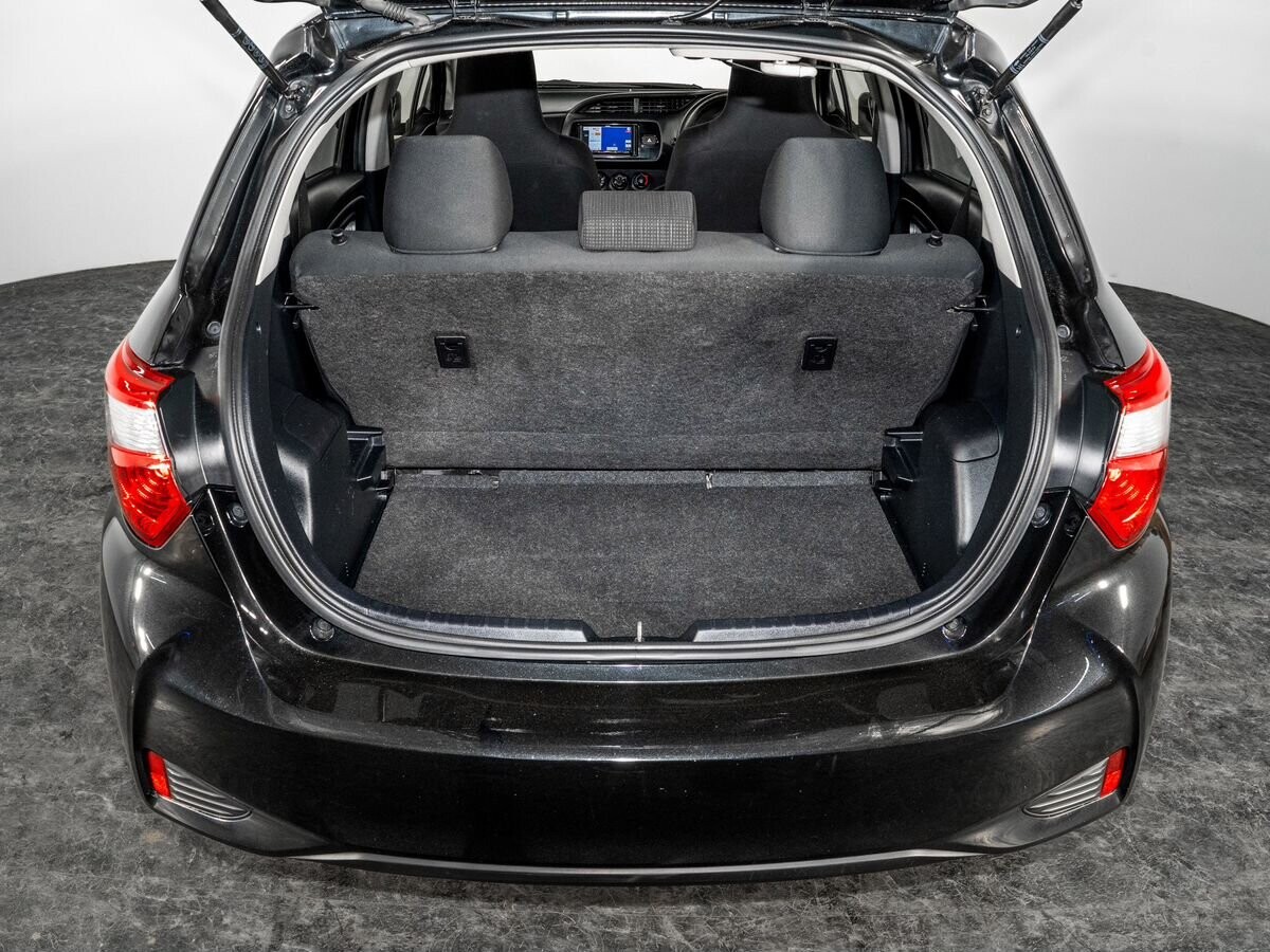 Toyota Vitz 2018 - фото автомобиля