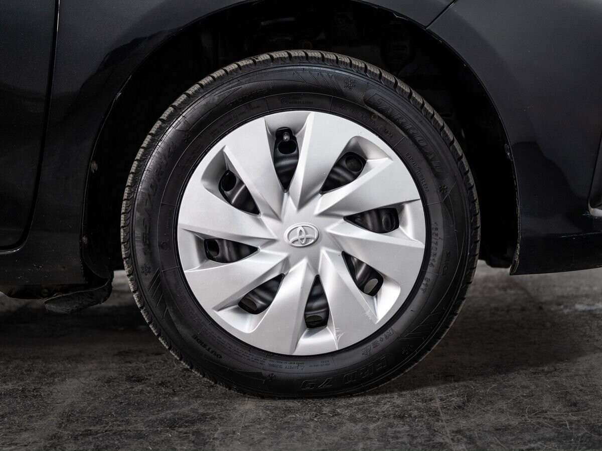 Toyota Vitz 2018 - фото автомобиля